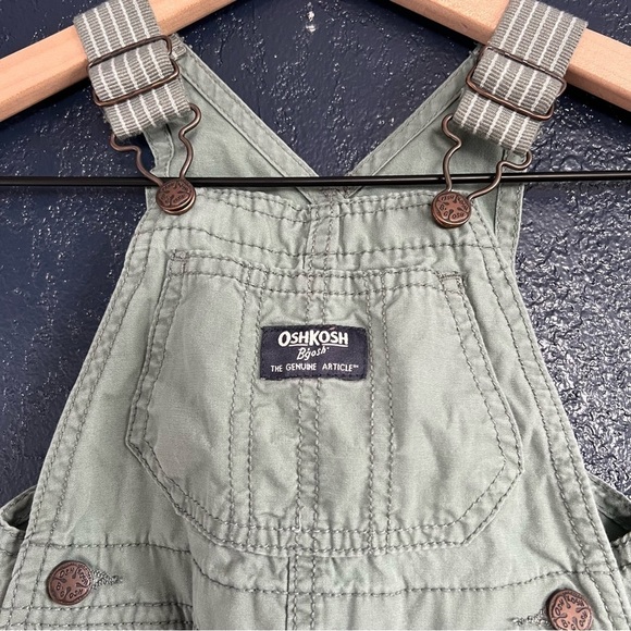 OshKosh Kids Short Overall - Picture 3 of 3